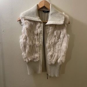 Fuzzy vest size L